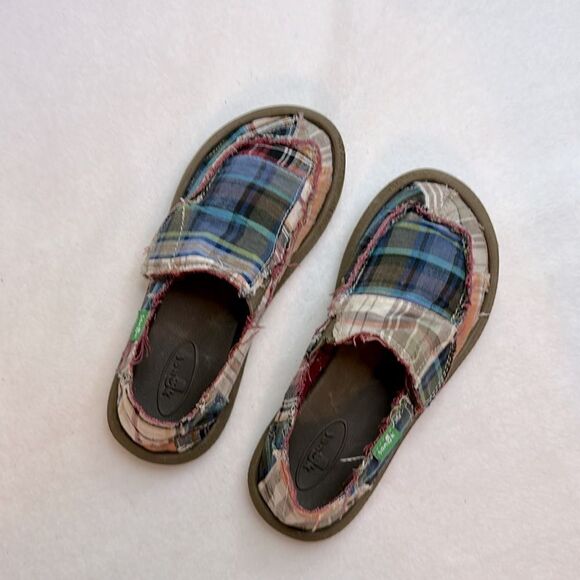 Little Boy Madras Sanuk Slip-On’s - Picture 5 of 5